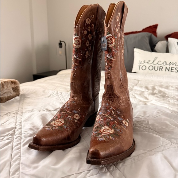 Shyanne Shoes - Shyanne Floral Embroidered Tan Heeled Boots